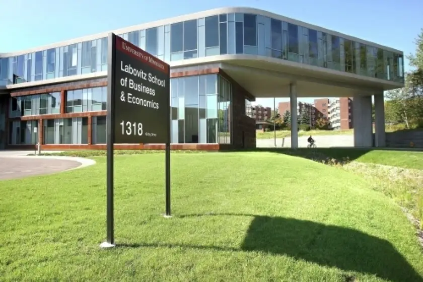 University of Minnesota Duluth Labovitz School of Business and Economics